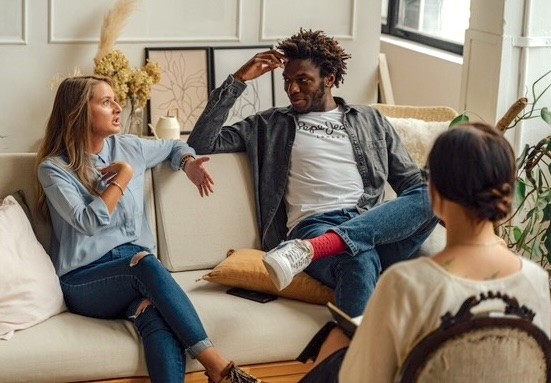 friends talking